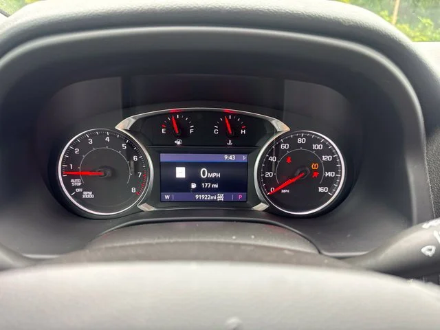 Used 2020 Silver GMC AT4 image 27