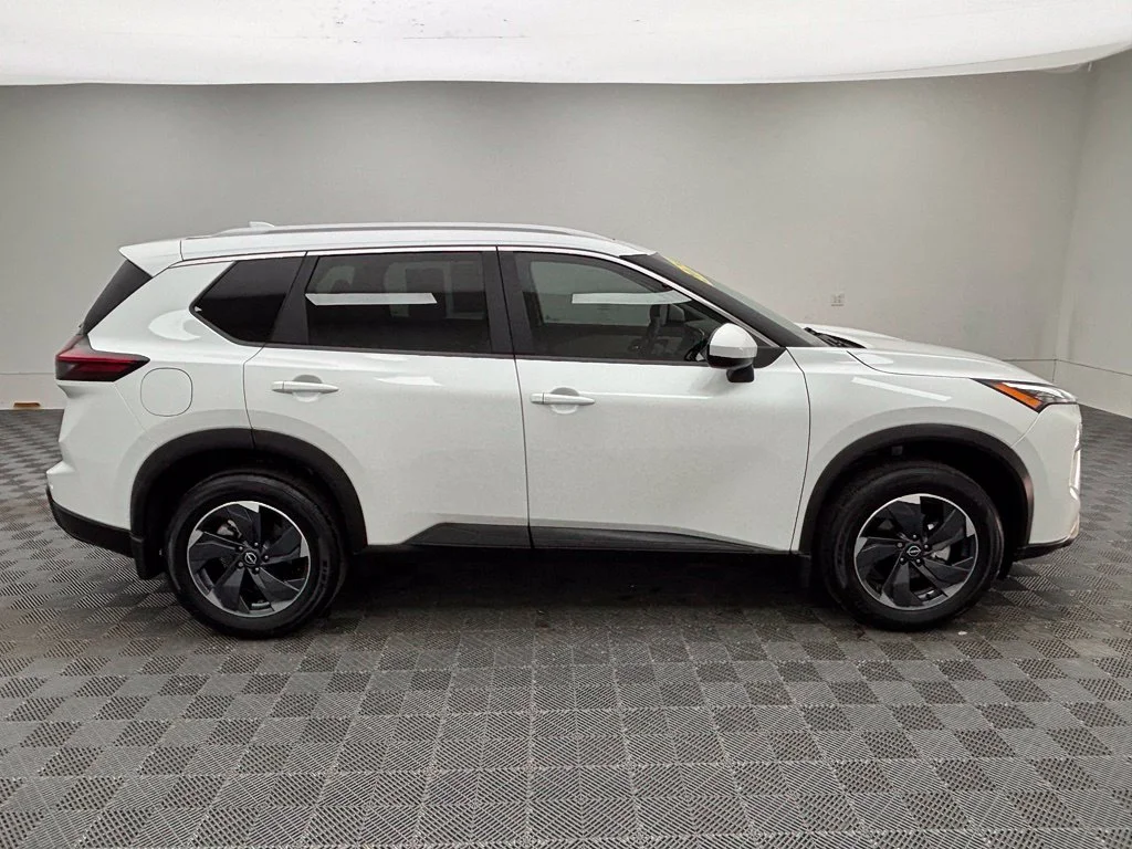 Used 2024 White Nissan SV image 7