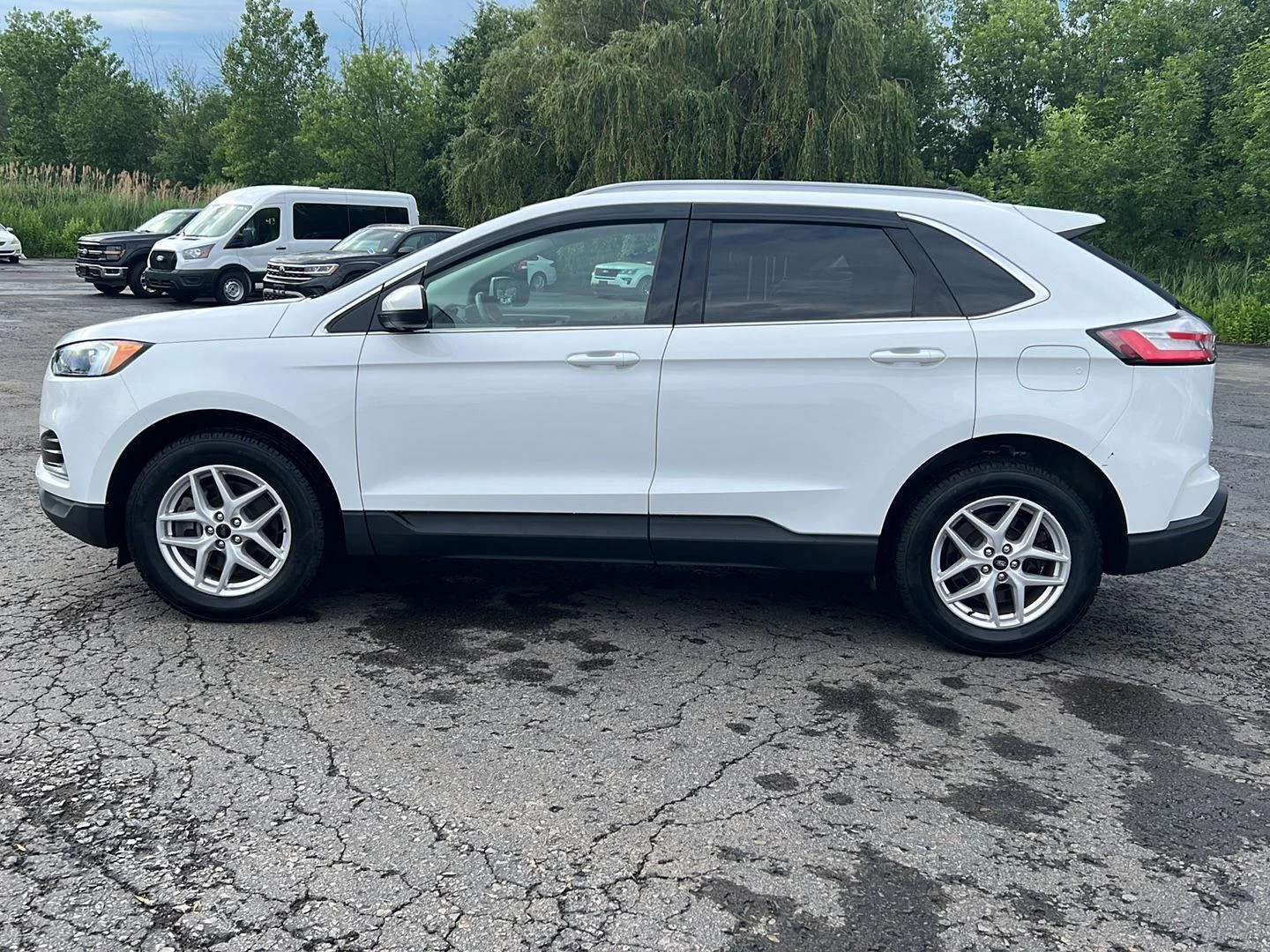 Used 2023 Oxford White Ford SEL image 15