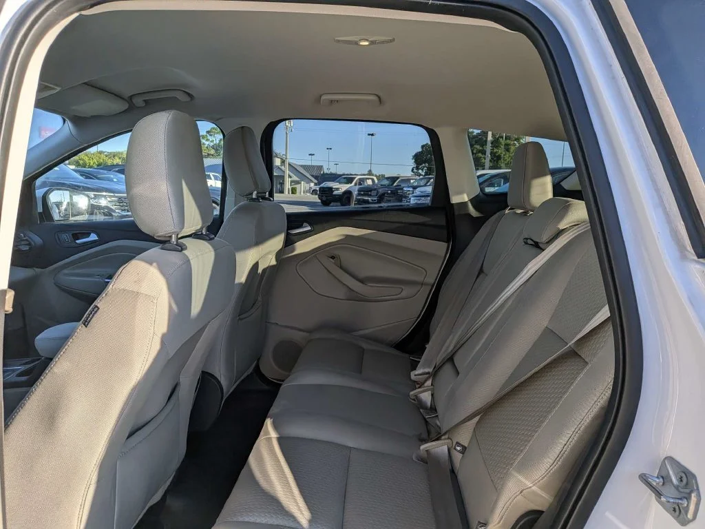 Used 2018 Oxford White Ford SE image 12