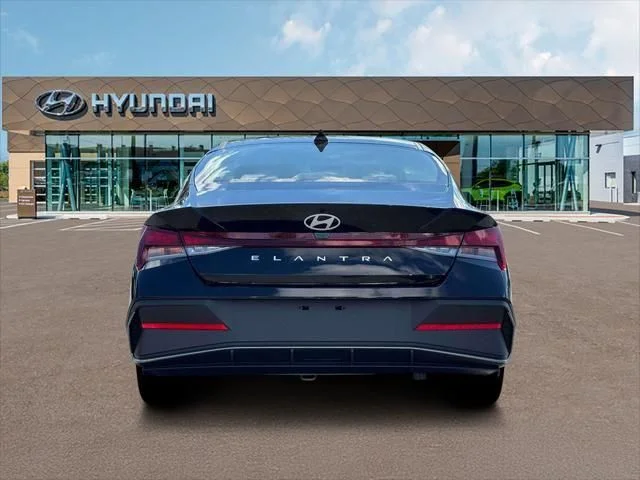 New 2026 Abyss Black Hyundai SE image 6