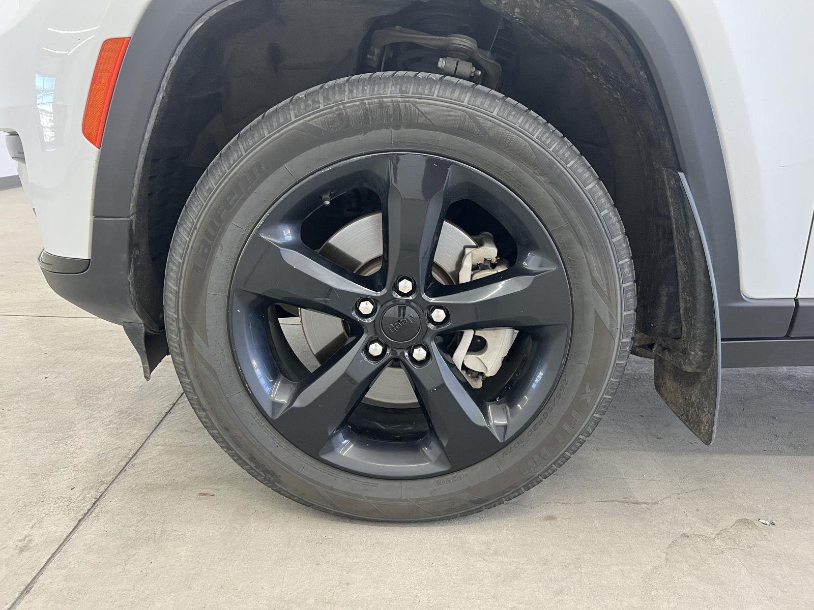 Used 2022 Bright White Clearcoat Jeep Altitude image 7