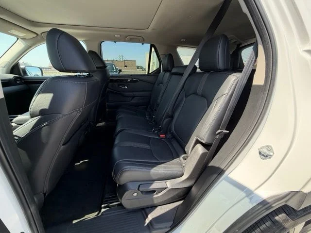 Used 2023 White Honda Touring image 12