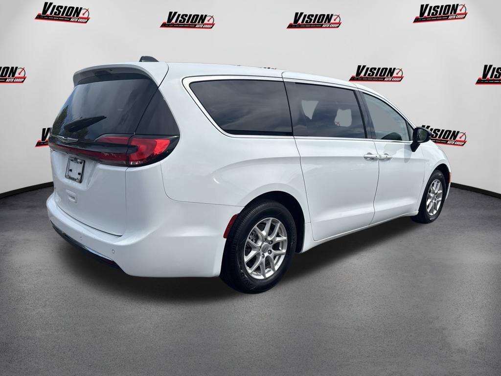 Used 2024 White Chrysler Touring L image 5