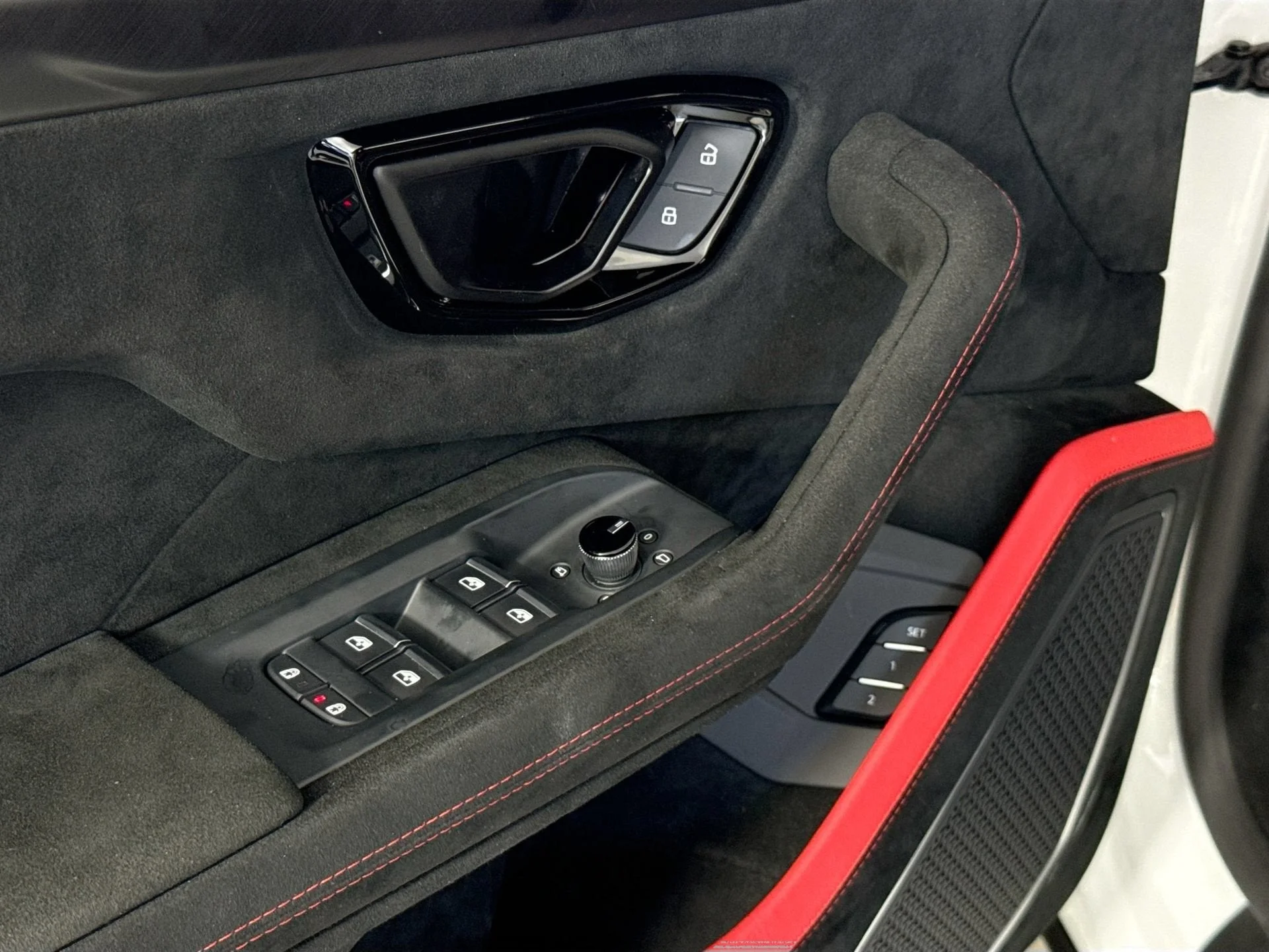 Used 2024 Bianco Monocerus Metallic Lamborghini Performante image 16