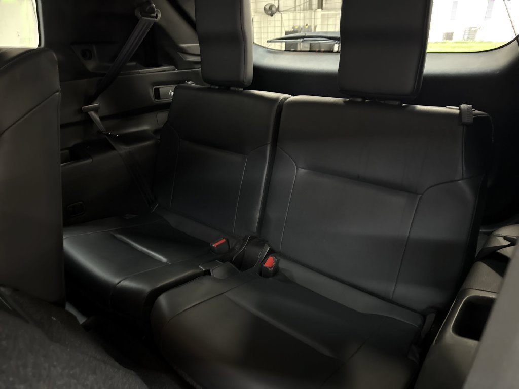 Used 2022 Gray Mitsubishi SE image 19