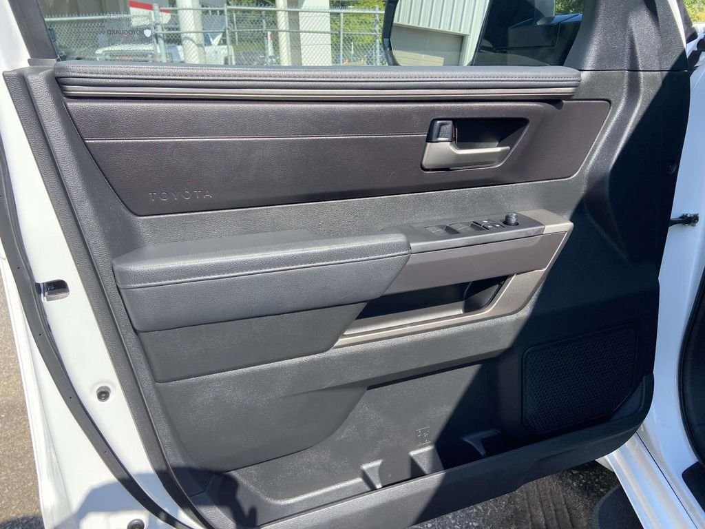 2024 Toyota Tundra SR5 - Photo 10