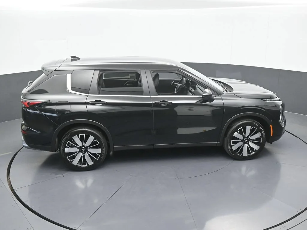 2026 Mitsubishi Outlander SE - Photo 62