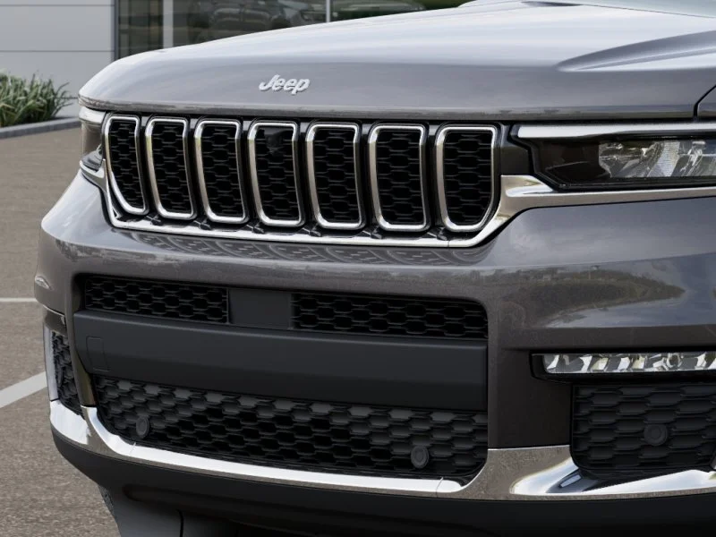 New 2025 Baltic Gray Metallic Clear-Coat Exterior Paint Jeep Limited image 38