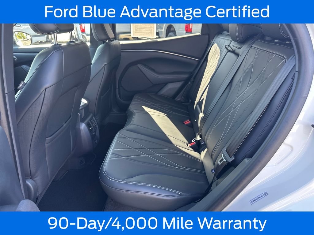 Used 2023 White Ford Select image 18