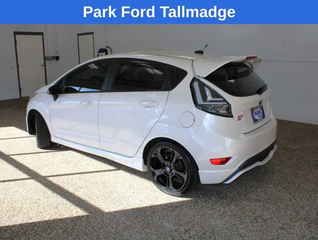 Used 2017 White Platinum Clearcoat Metallic Ford ST image 2