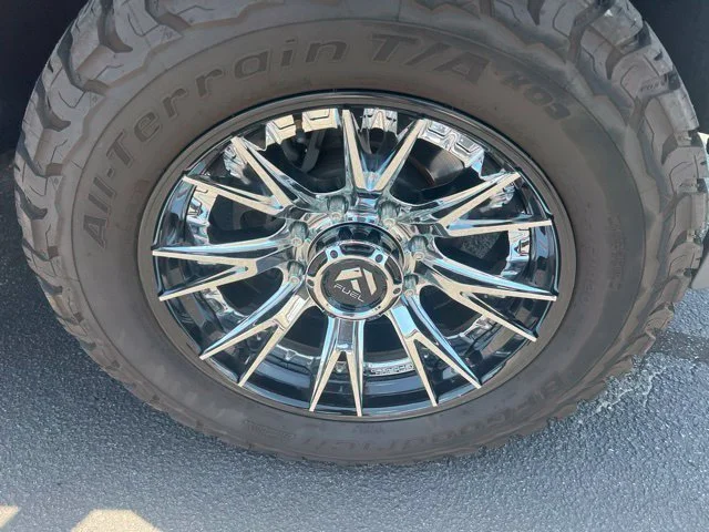 Used 2017 SUMMIT WHITE GMC Denali image 13