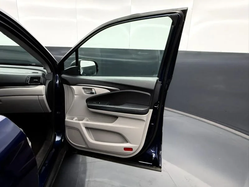 Used 2020  Honda EX-L Sport Utility 4D image 9