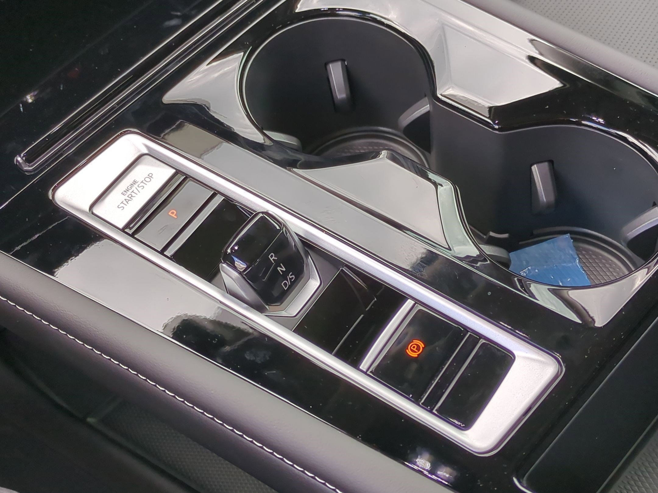 2026 Volkswagen Atlas SEL Premium R-Line - Photo 13