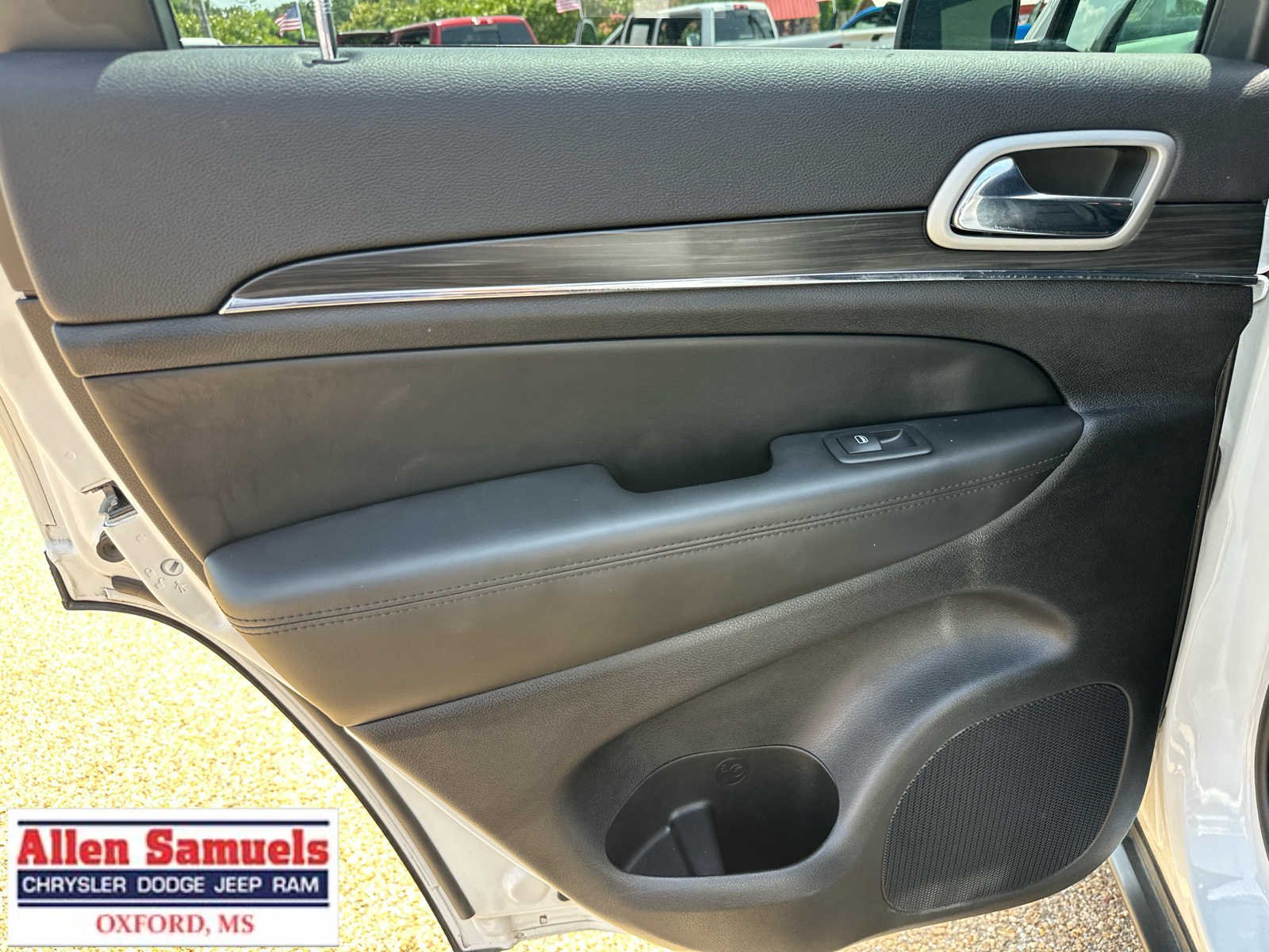 Used 2022 Bright White Clearcoat Jeep Limited image 48