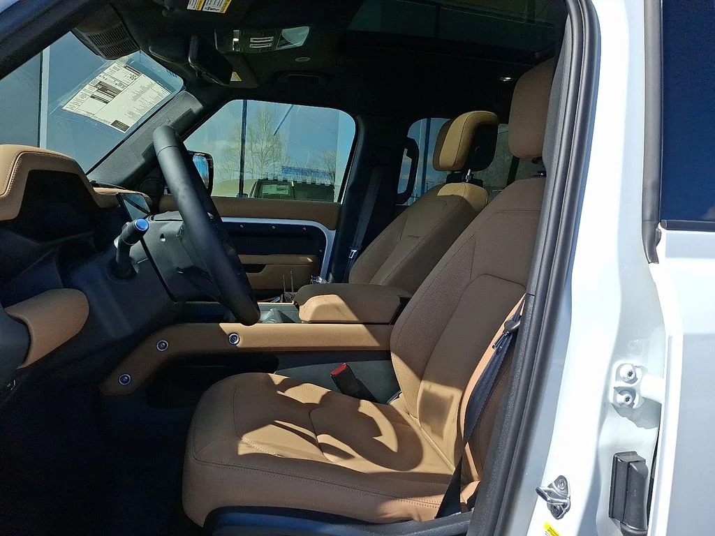 New 2026  Land Rover X-Dynamic SE image 9