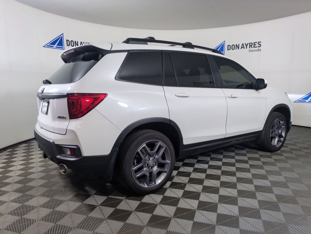 Certified Used 2023 Platinum White Pearl Honda EX-L image 6