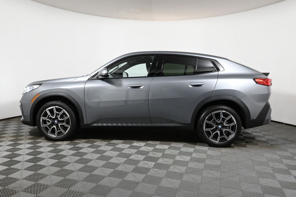 Used 2025 Gray BMW xDrive28i image 2