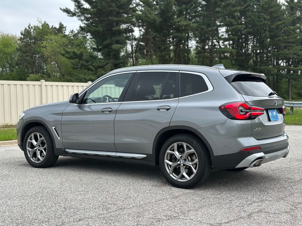 Used 2024 Skyscraper Grey Metallic BMW xDrive30i image 7