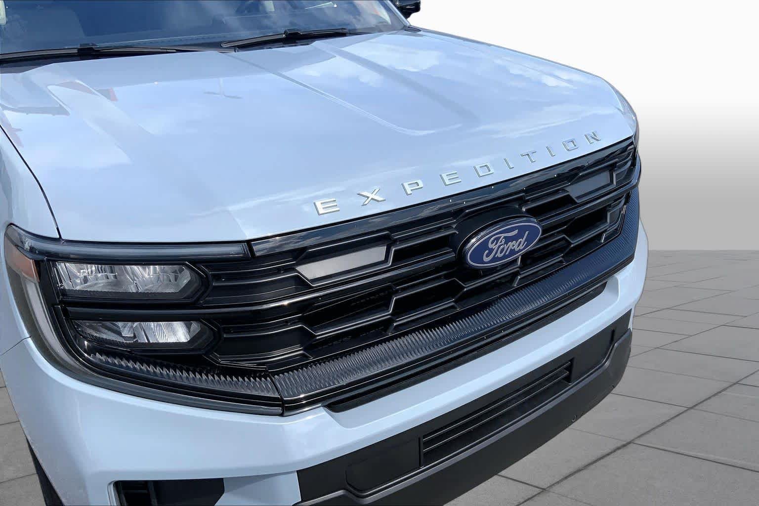Certified Used 2025 Glacier Gray Metallic Ford Active image 29
