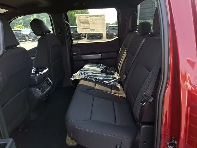 New 2026 Ruby Red Metallic Tinted Clearcoat Ford XLT image 6