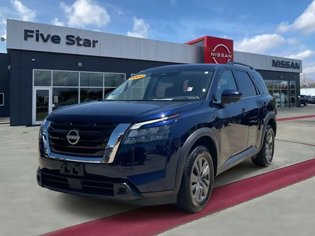 Used 2024 Blue Nissan SV image 3