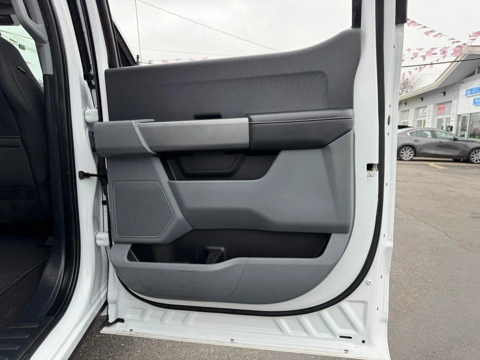 2022 Ford F-150 XLT - Photo 17