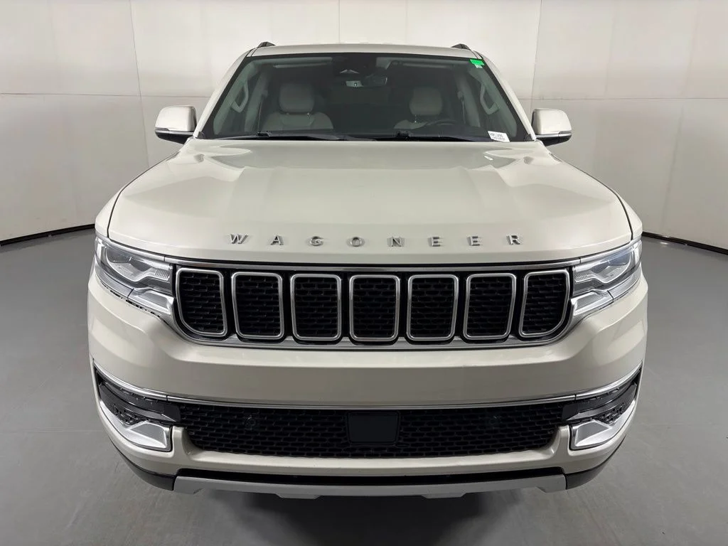 Used 2022 White Jeep Series II image 3