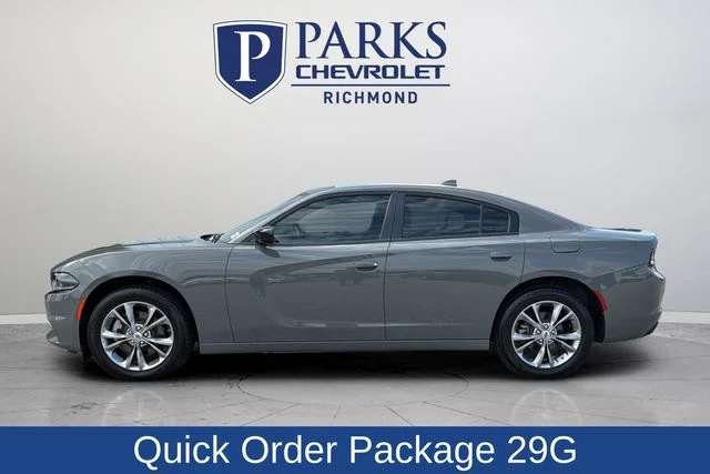 Used 2023 Gray Dodge SXT image 4