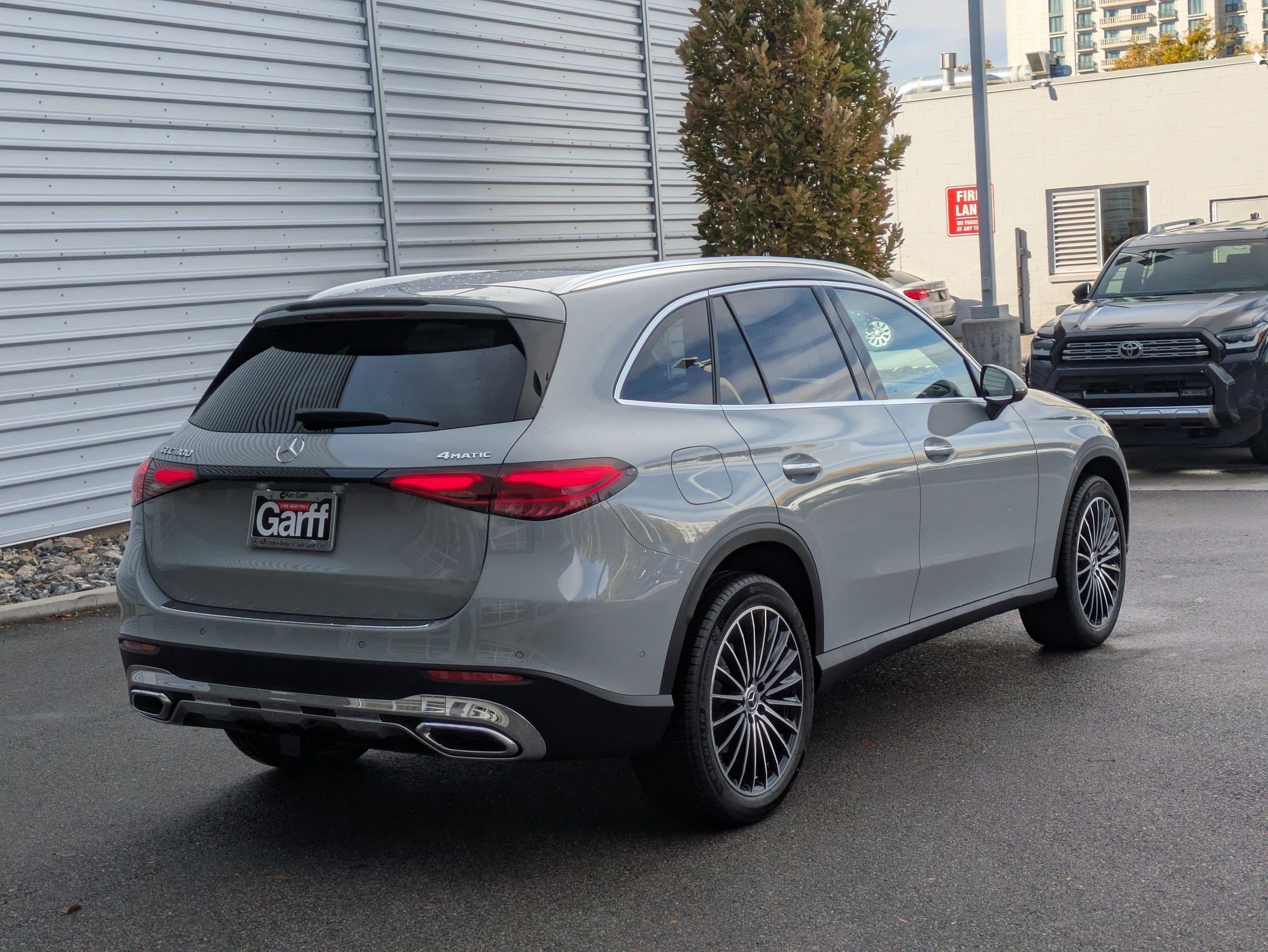 New 2026 MANUFAKTUR Alpine Grey Mercedes-Benz GLC 300 image 3