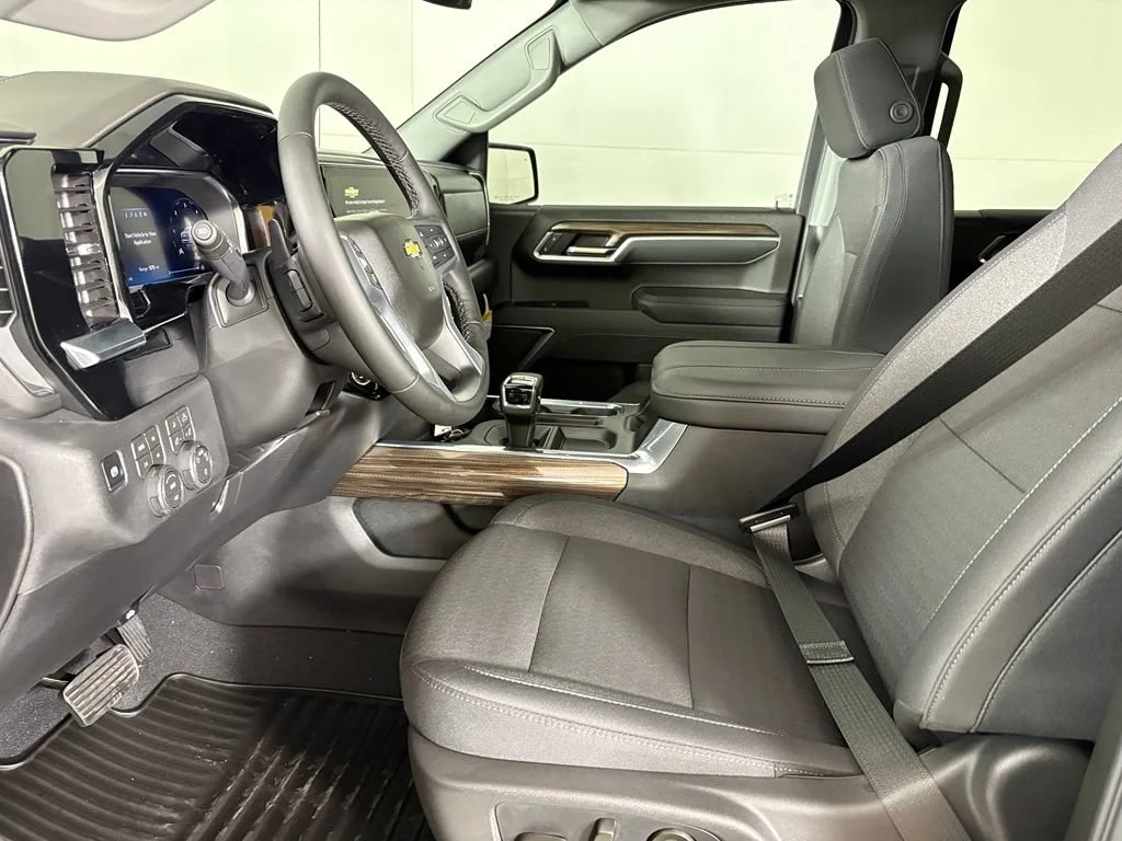 New 2026 Sterling Gray Metallic Chevrolet LT image 25