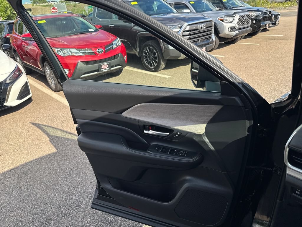 Used 2024 Black Toyota Platinum image 38