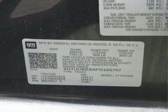 Used 2023 Silver GMC AT4 image 35