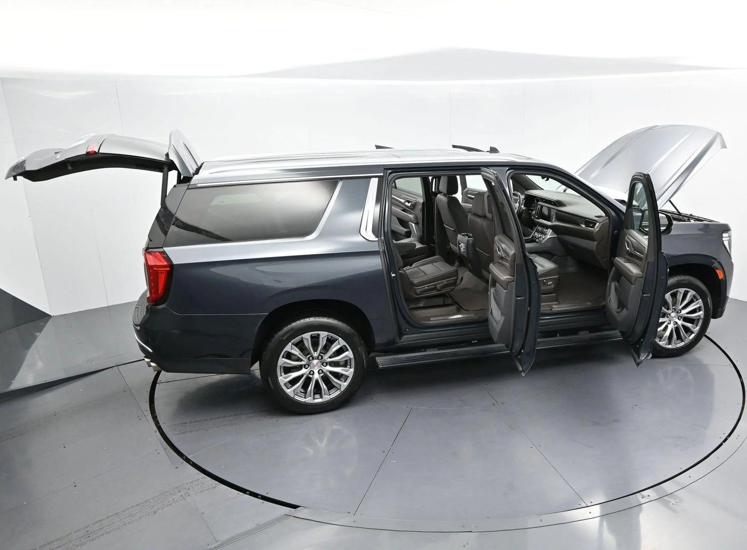 Used 2021 Hunter Metallic GMC Denali image 43
