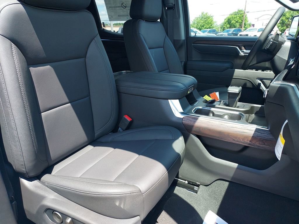 New 2026 Summit White GMC SLT image 30