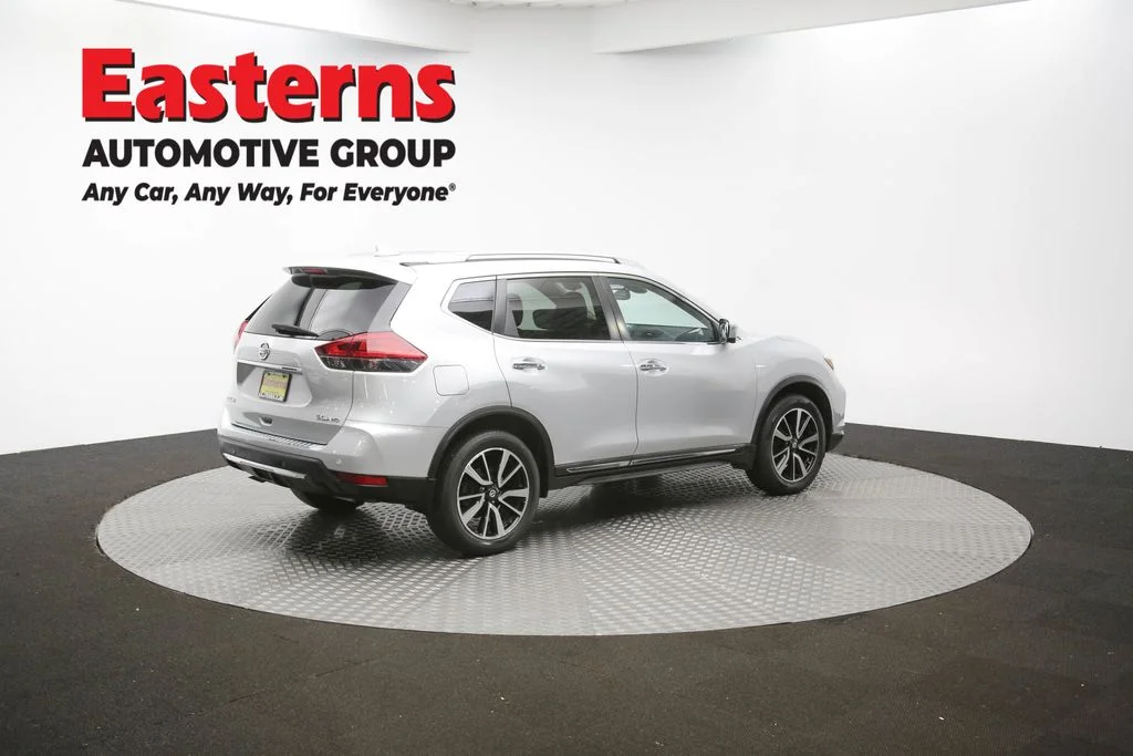 Used 2020 Silver Nissan SL image 39