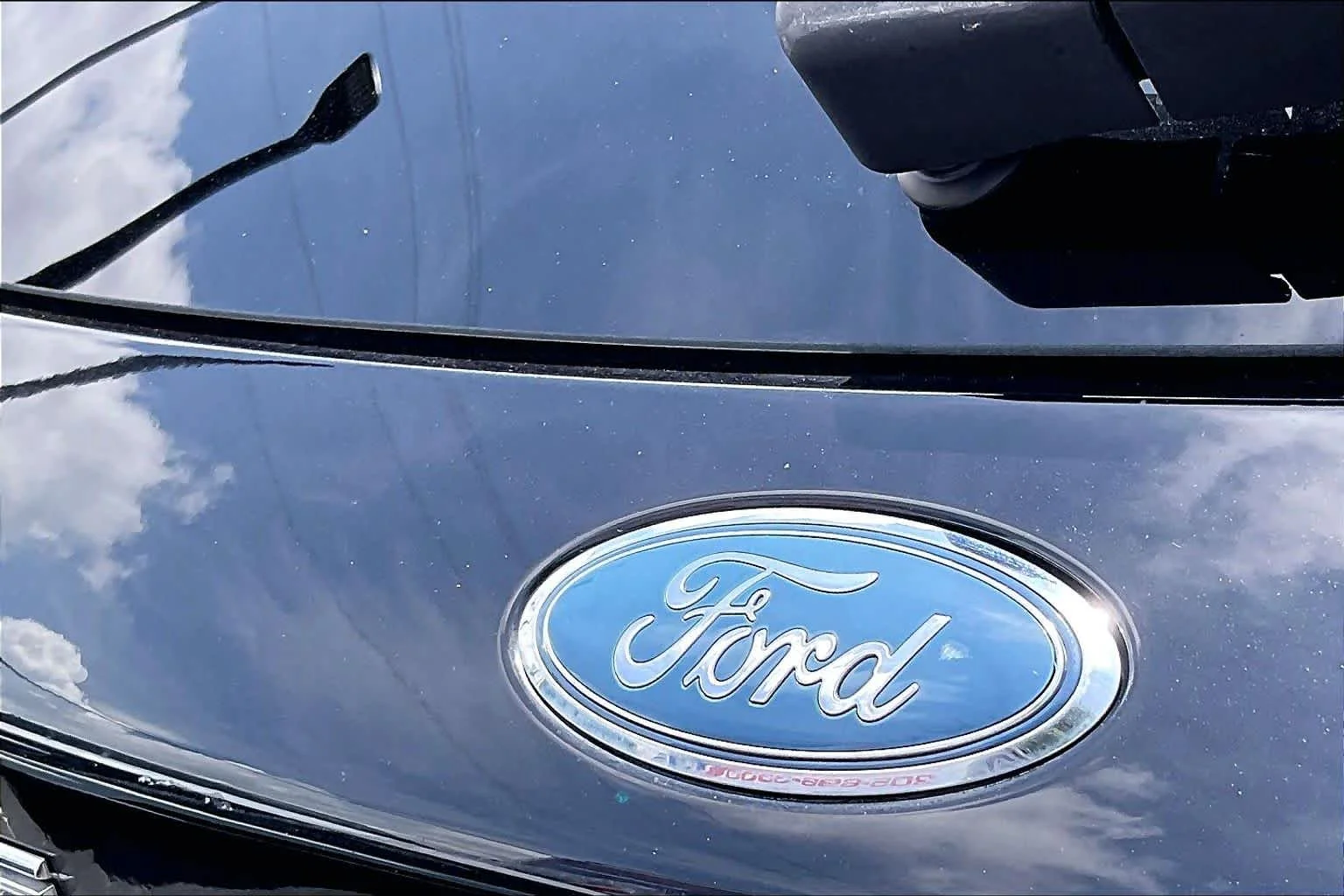 Used 2021 Agate Black Metallic Ford SE image 10