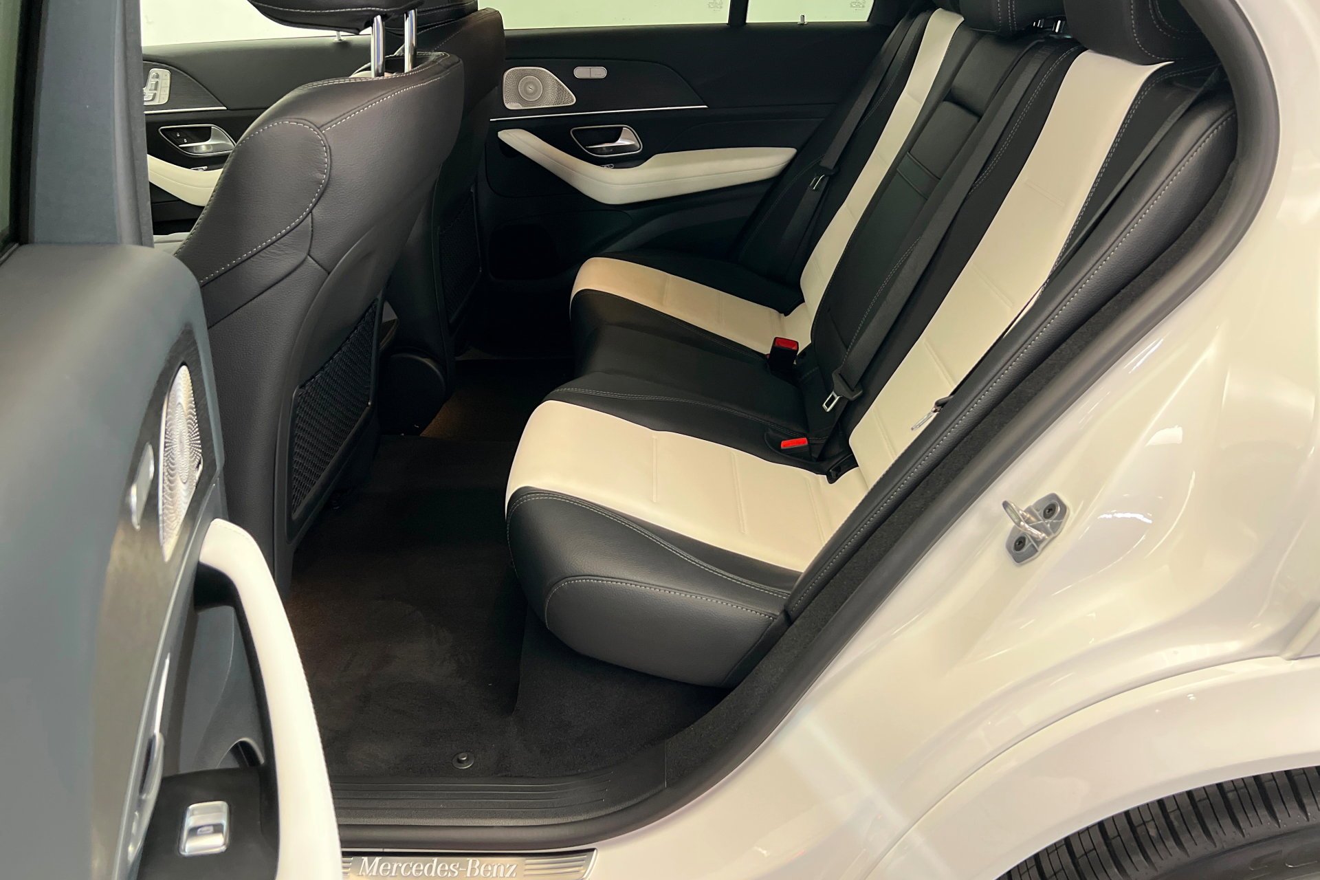New 2026 Polar White Mercedes-Benz GLE 450 image 22