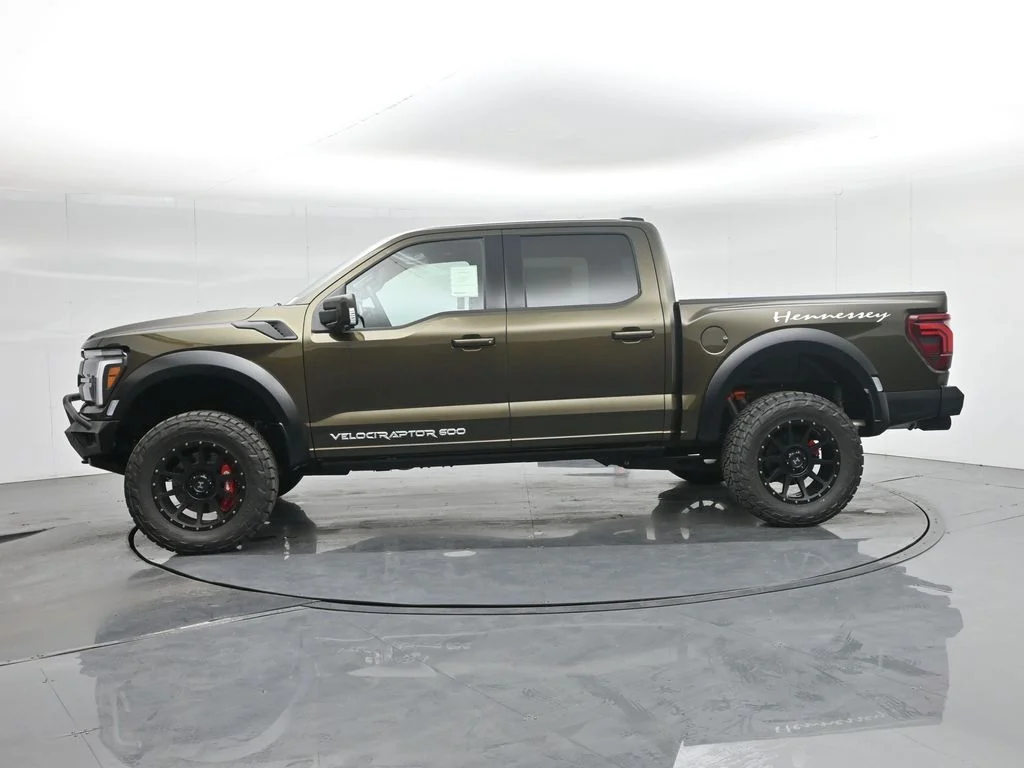 New 2025 Shelter Green Ford Raptor image 32