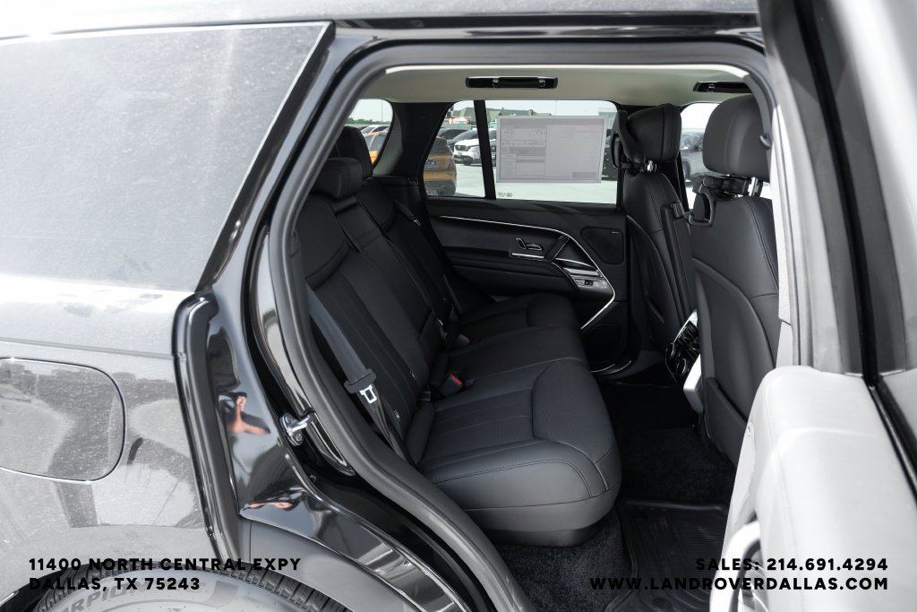 New 2027 Santorini Black Metallic Land Rover SE image 43