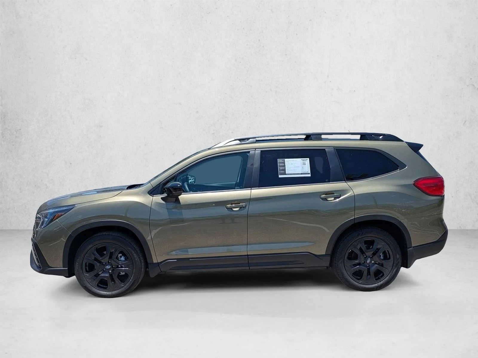 Used 2025 Autumn Green Metallic Subaru Onyx Edition image 9