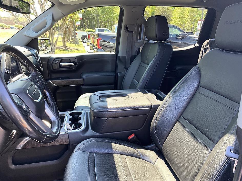 Used 2021 White Frost Tricoat GMC Denali image 11