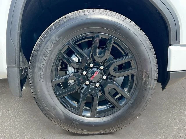 New 2026 Summit White GMC Pro image 20