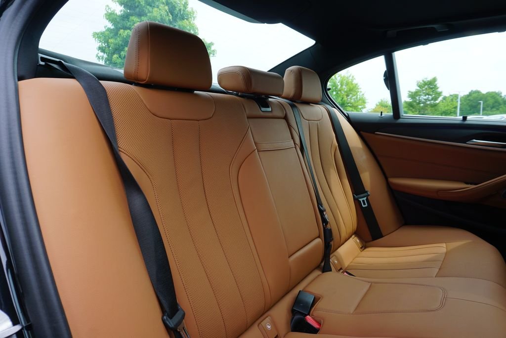 Used 2023 Black Sapphire Metallic BMW 530i xDrive image 53