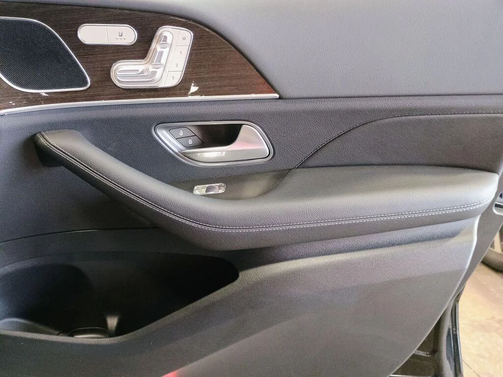 Used 2025 Black Mercedes-Benz GLE 350 image 27