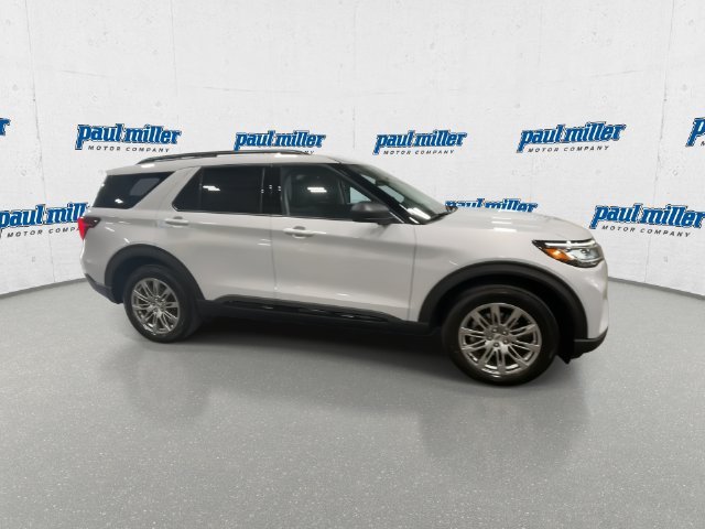 Used 2026 Star White Ford Active image 2