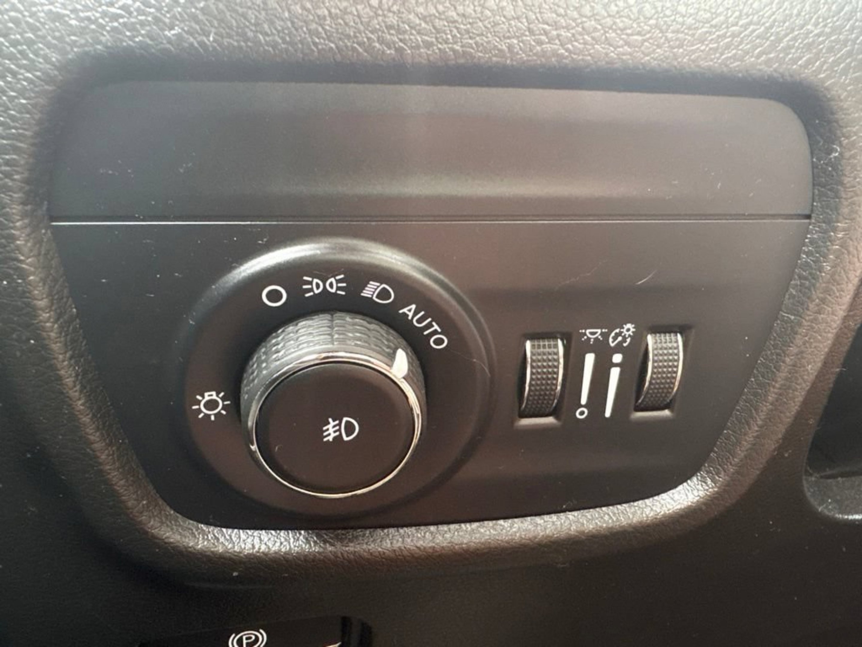 Used 2023 Baltic Gray Metallic Clearcoat Jeep Overland image 19