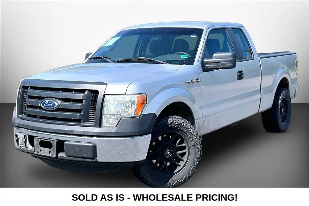 Used 2011 Silver Ford XL image 3