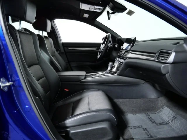 Certified Used 2018  Honda Sport image 10