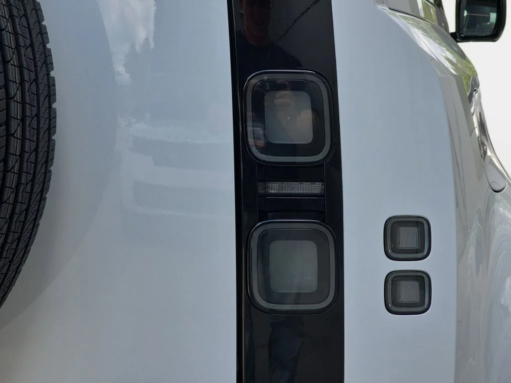 New 2026 Fuji White LAND ROVER S image 35